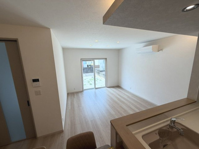 【居間・リビング】 | （商談中）新築住宅　野市町西野　西棟