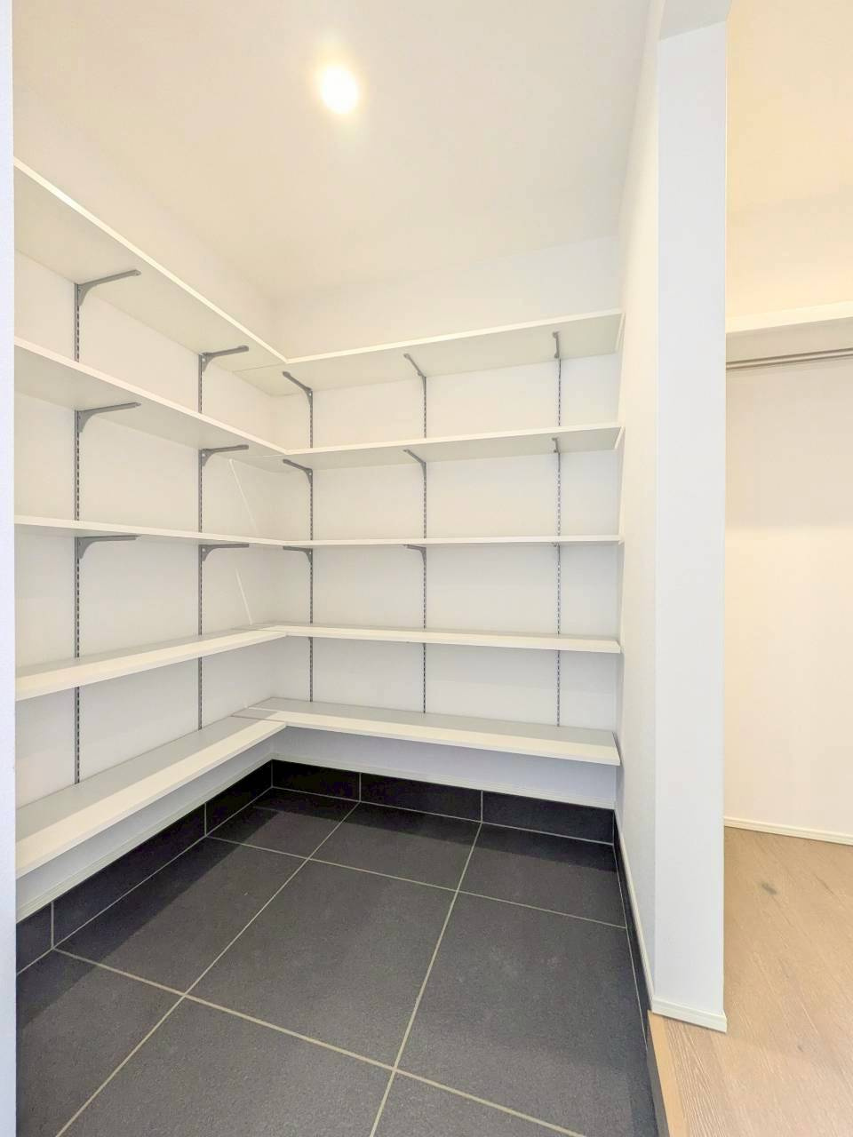 御殿場市大坂　全２棟の収納|現地写真