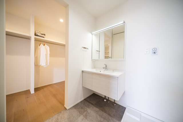 御殿場市大坂　全２棟の独立洗面台|現地写真