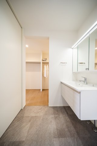 御殿場市大坂　全２棟の独立洗面台|現地写真