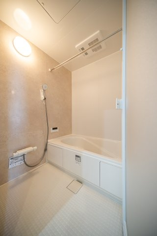 ＼新築モデルハウス／　好評販売中！　御殿場市大坂１期　全１邸の浴室|現地写真