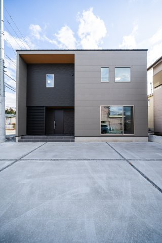 ＼新築モデルハウス／　好評販売中！　御殿場市大坂１期　全１邸の外観|これが建売！？想像をこえたたnattokuの新築戸建て♪