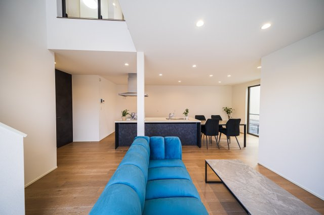 御殿場市大坂　全２棟の居間・リビング|現地写真