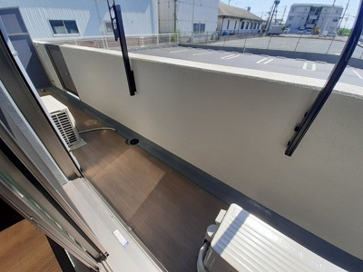 【バルコニー】 | プレミア | 陽当たり良好なバルコニーです