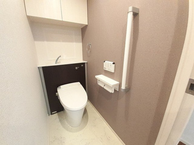 【トイレ】 | プレミア | 清潔感のあるトイレです