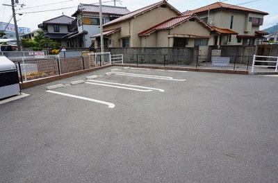 【駐車場】 | オアシス上ノ茶屋 | 駐車スペースもあります