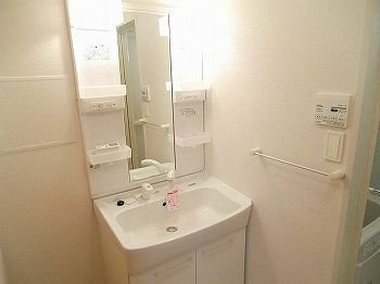 【洗面所】 | オアシス上ノ茶屋 | 使いやすい洗面所です