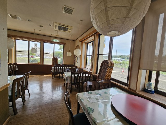 久下田店舗の内装