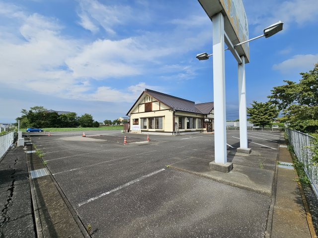 久下田店舗の駐車場
