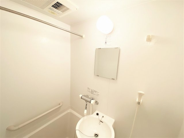 レオネクストひかりの浴室|設備・使用は号室により異なる為、現況を優先いたします。