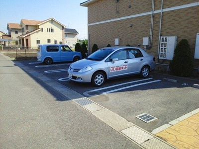 【駐車場】 | アルカンシエルＡ | 駐車場があるので、車を買う予定の方も安心です