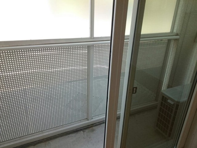 【バルコニー】 | ソレイユ・北野 | 外からの目が気にならないバルコニーで洗濯物が干せます