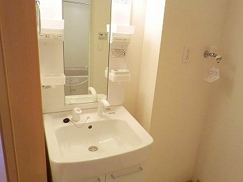 【洗面所】 | ソレイユ・北野 | 広い洗面スペース