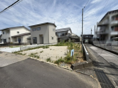 【前面道路含む現地写真】 | 建築条件付き宅地　野市町西野　東棟