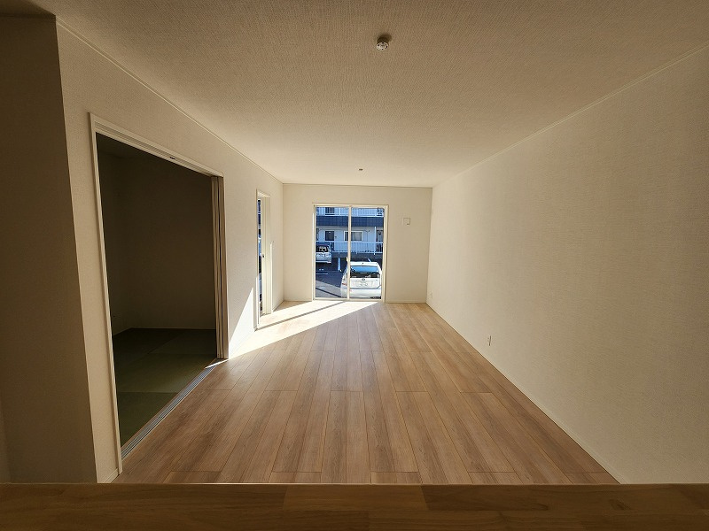 小牧市小牧1丁目　新築戸建　3号棟の居間・リビング|ゆったり過ごせるリビングです