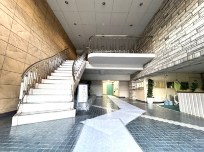 【エントランス】 | ■100万円値下げ！■全面改装済み（2025年8月16日）■シャンボール茨木 | ■全面改装済（2025年8月16日）
■2WAYアクセス可能
■阪急京都線「南茨木駅」徒歩１４分・大阪モノレール「宇野辺駅」徒歩8分