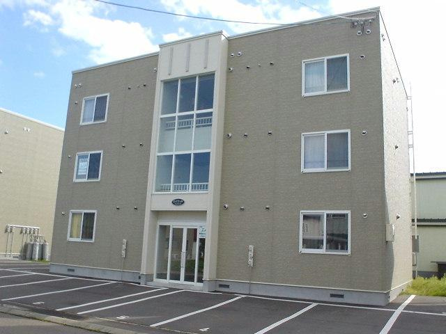 ロイウッドウエストの駐車場