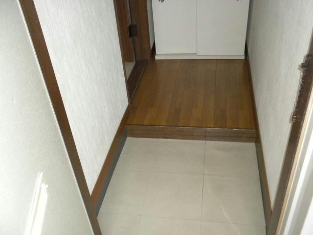 グッドラックコーポの玄関