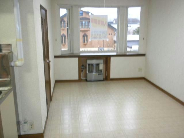 グッドラックコーポの居間・リビング