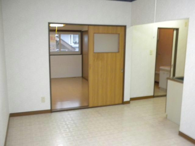 グッドラックコーポの居間・リビング