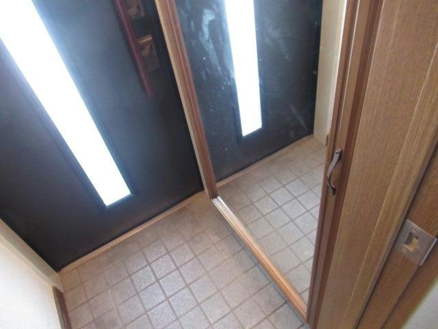 植原マンションの玄関