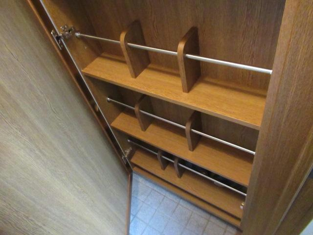 植原マンションの玄関