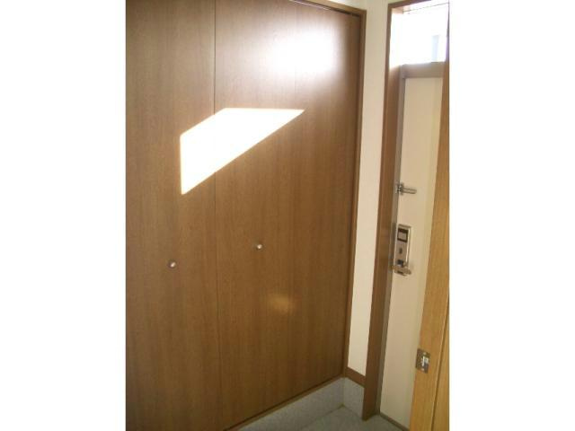 ベネッセⅤの玄関