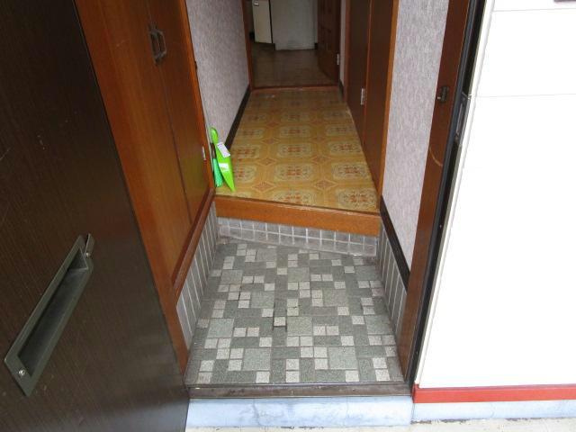 コーポ荒井の玄関