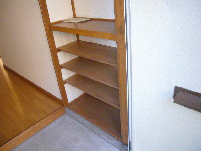 田中マンションの玄関