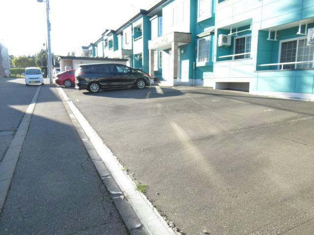 サンセミヨンの駐車場