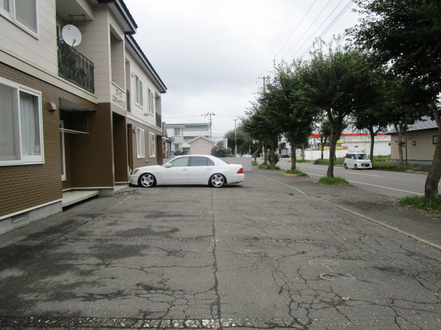 コーポニュータウンⅡの駐車場