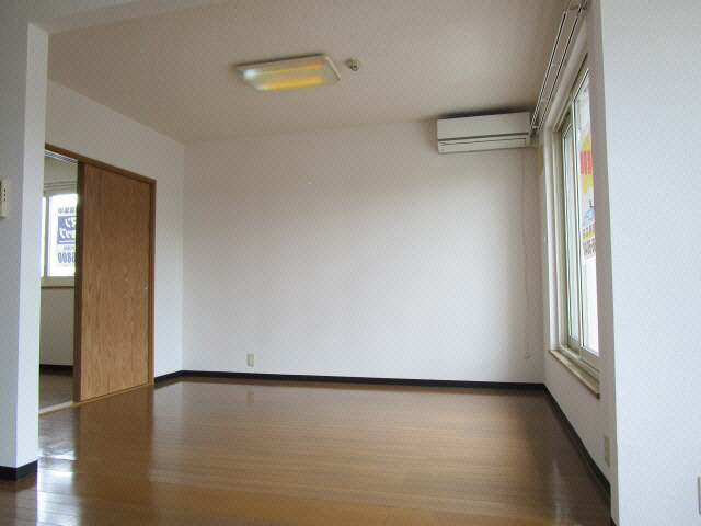 コーポニュータウンⅡの居間・リビング