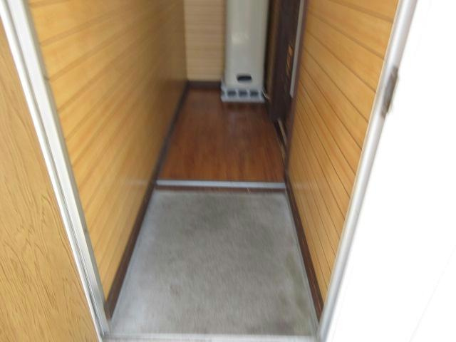 中島マンションの玄関