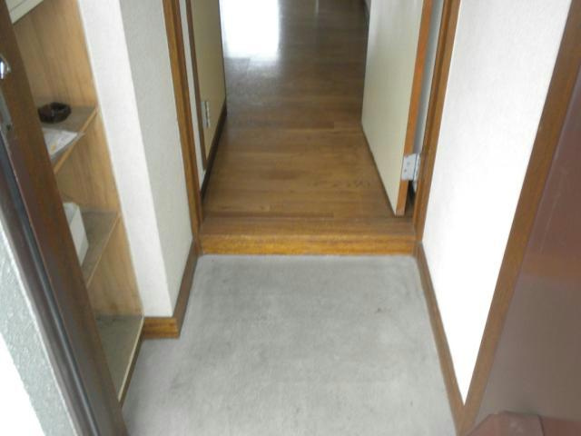 クローバーズマンションロードⅠの玄関