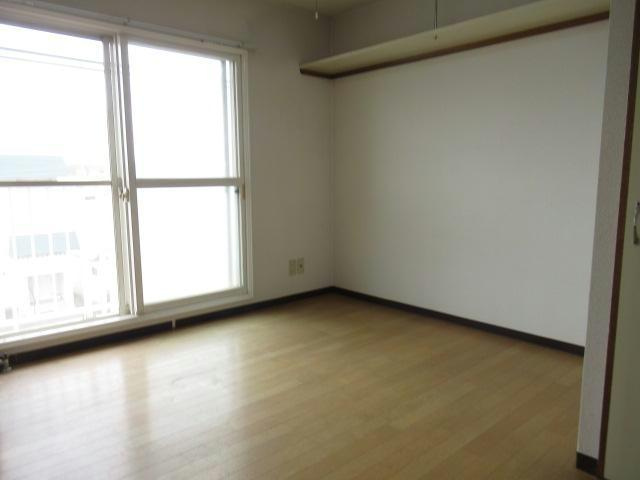 クローバーズマンションロードⅠの居間・リビング