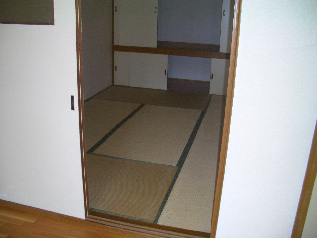 飛田ハイツの居間・リビング