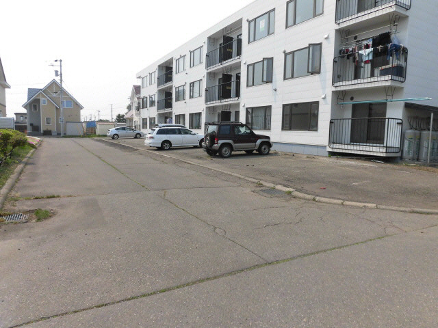 ガーベラマンション音更の駐車場