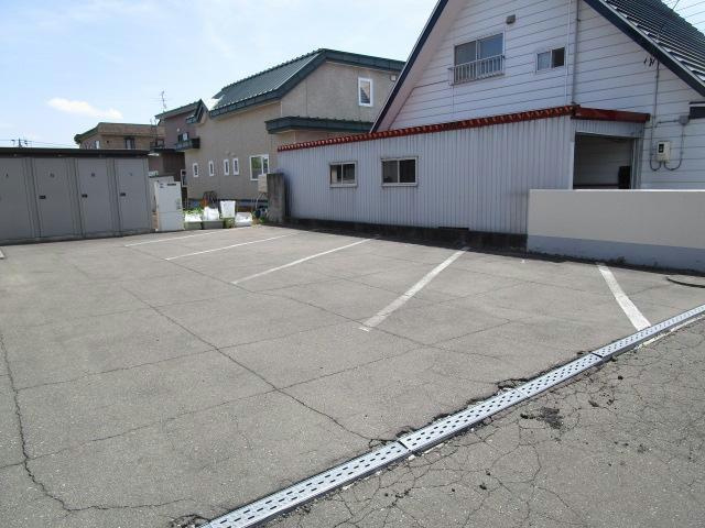 ＯＡＳＩＳの駐車場