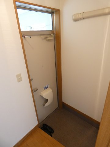 コーポワイエスの玄関