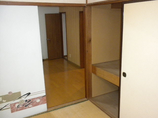 旭ハイツの居間・リビング