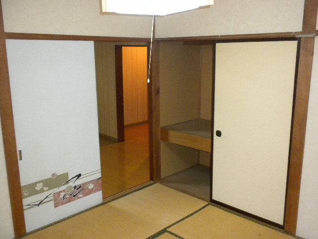 旭ハイツの居間・リビング