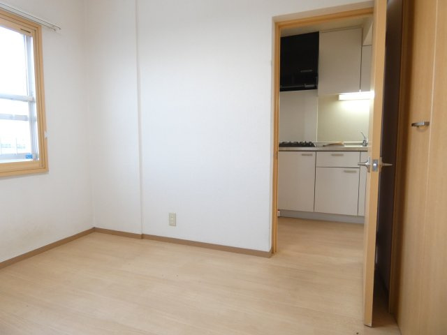 マンション鹿内の洋室