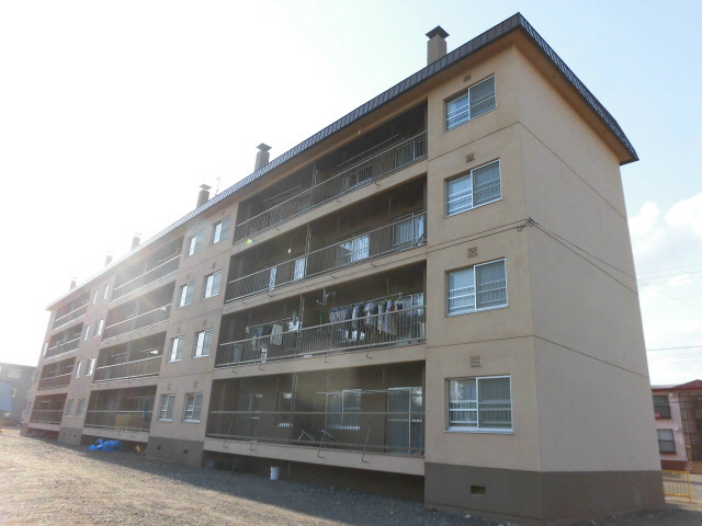 マンション鹿内の外観