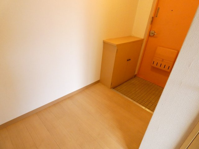 マンション鹿内の玄関