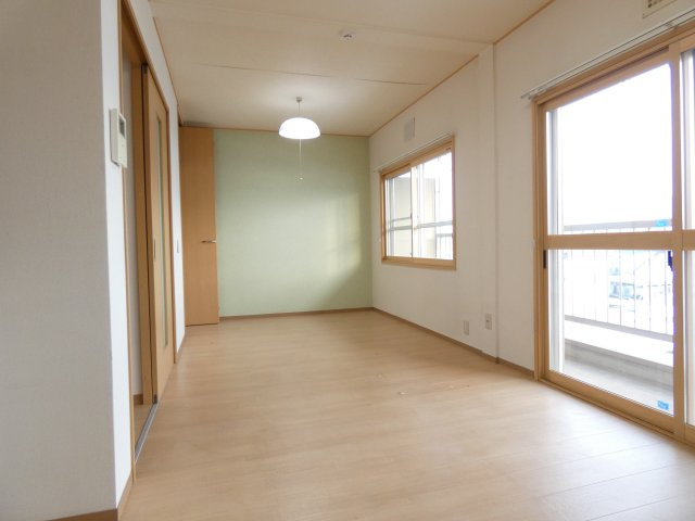 マンション鹿内の居間・リビング