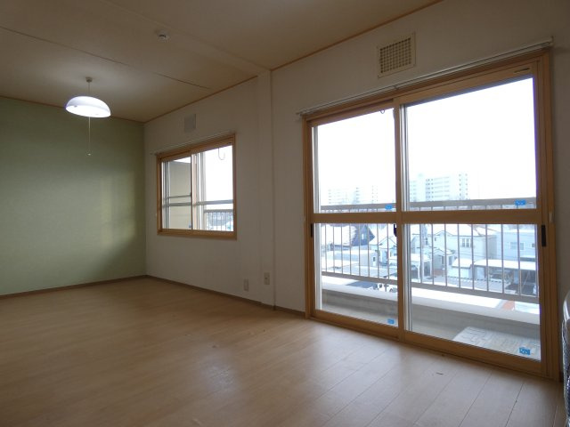 マンション鹿内の居間・リビング