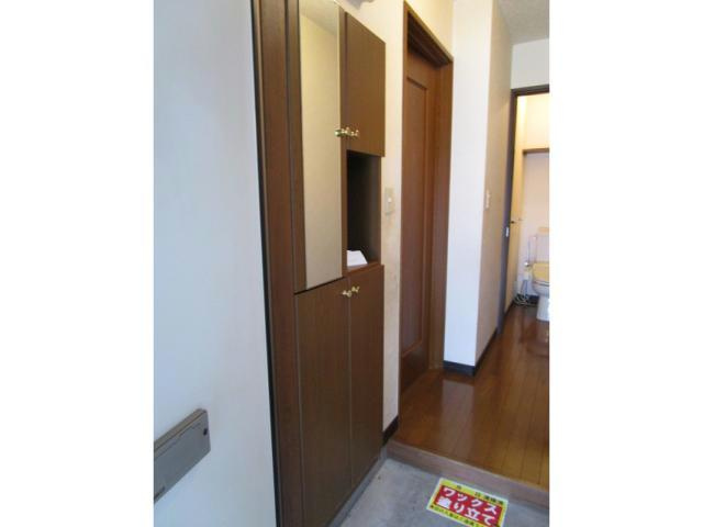 Wisteria(ウィステリア)A棟の玄関