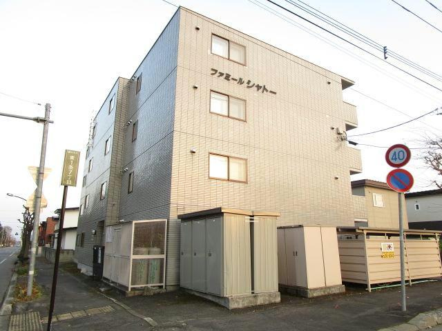 ファミールシャトーの外観