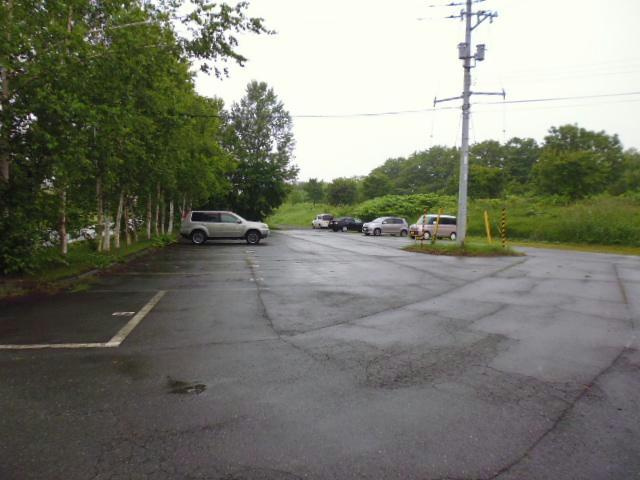 あかつきニュータウンA棟の駐車場