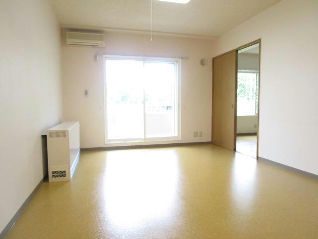 あかつきニュータウンA棟の居間・リビング